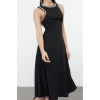 Kadın Moda Şık Midi Boy Halter Yaka Fitted A-Kesim Taş Aksesuarlı Dokuma Elbise