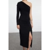 Kadın Maxi Boy Slim Düz Tek Kol Drape Detaylı Yırtmaçlı Vücuda Oturan Esnek Örme Elbise