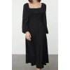 Kadın Moda Midi Boy Kare Yaka Slim Büzgü Drape Detaylı Uzun Kollu Bürümcük Dokulu Kumaş Örme Elbise
