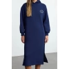 Kadın Moda Şık Midi Boy Kapüşonlu Relaxed Slogan Nakışlı Kalın İçi Polarlı Örme Sweatshirt Elbise