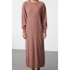 Moda Stil Relaxed Bisiklet Yaka Maxi Boy Tesettür Kendinden Desenli Triko Elbise