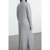 Moda Stil Regular Bisiklet Yaka Maxi Boy Tesettür Saç Örgülü İnci Aksesuarlı Triko Elbise