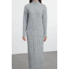 Moda Stil Regular Bisiklet Yaka Maxi Boy Tesettür Saç Örgülü İnci Aksesuarlı Triko Elbise