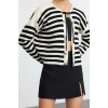 Style Modern Women Regular Low Sleeve Crew Neck Color Block Ribbon Detailed Knitwear Cardigan