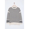 Style Modern Women Regular Low Sleeve Crew Neck Striped Knitwear Sweater