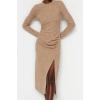 Moda Stil Slim Dik Yaka Midi Boy Bisiklet Yaka Yumoş Yırtmaçlı ve Büzgü Detaylı Fitted Örme Elbise