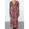 Moda Stil Slim V Yaka Midi Boy Büzgü Drape Detaylı Vücuda Oturan Örme Elbise