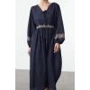 Moda Stil Regular V Yaka Midi Boy Belden Açılan Nakışlı Dokuma Elbise