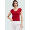 100 Pamuk V Yaka Fitted Bluz Rahatlık ve Şıklık Bir Arada Premium Kalite Profesyonel Görünüm
