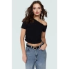 Asimetrik Yaka Basic Crop Bluz Örme Pamuklu Kumaş Yazlık Günlük Kombin Trend Tasarım