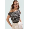 Çiçek Desenli Astarlı Polyester Bluz Asimetrik Yaka Kısa Kol Yazlık Örme Dayanıklı Malzeme