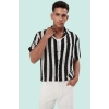 Erkek Kısa Kollu Dokulu Triko Gömlek Apaş Yaka Oversize Günlük Kombinler İçin Modern Tasarım