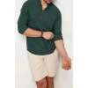 Erkek Moda Uzun Kol Dokuma Koyu Yeşil Slim Fit Yarım Patlı Hakim Yaka %100 Pamuklu Gömlek