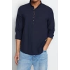Erkek Moda Uzun Kol Dokuma Koyu Yeşil Slim Fit Yarım Patlı Hakim Yaka %100 Pamuklu Gömlek
