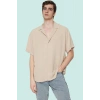Erkek Yazlık Kısa Kollu Gömlek; Apaş Yaka; Oversize; Beyaz; Günlük Stil Yaz Aylarının Vazgeçilmezi