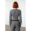 Kadın Antrasit Crop Boy Fitted Kruvaze Triko Kazak Günlük Şıklık ve Konforu Kış Sezonuna Taşır