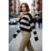 Kadın Oversize Bisiklet Yaka Çizgili Crop Akrilik Triko Kazak Akıtma Detaylı Rahat Şıklık Kaliteli