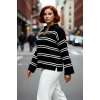 Kadın Polo Yaka Çizgili Akrilik Triko Kazak Relaxed Kalıbı Sayesinde Soğuk Havalara Şıklık Katıyor