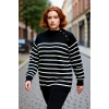 Kadın Rahat Siyah Çizgili Gold Düğme Detaylı Bisiklet Yaka Şardon Akrilik Triko Kazak Kışlık