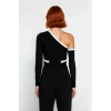 Kadın Siyah Renk Bloklu Asimetrik Yaka Fitted Crop Uzun Kol İnce Triko Kazak İlkbahar Sonbahar