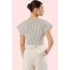Kadın Yazlık Kısa Kollu V Yaka Çizgili Dokuma Crop Gömlek Rahat Günlük Stil Modern Tasarım