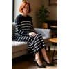 Kadınlar İçin Siyah Çizgili Bisiklet Yaka Düşük Kol Düğme Detaylı Triko Maxi Elbise Kış Kombinleri