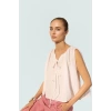 Keten Crop Bluz Dik Yaka Bağlama Detayı Günlük Stil Özel Tasarım Şık Görünüm