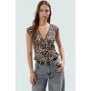 Leopar Desenli Saten Bluz V Yaka Regular Kalıp Yazlık Polyester Seçkin Malzeme Rahat Kullanım