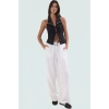 Nefes Alan Pamuklu Polyester Bluz Bağcıklı Detaylı Regular Kalıp Seçkin Malzeme Şık Görünüm