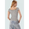 Pamuklu Elastanlı Çizgili Kare Yaka Crop Bluz Rahat Yazlık Modern Stil Trend Tasarım