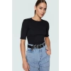Pamuklu Polyester Elastan Karışımlı Fitted Bluz Bisiklet Yaka Kısa Kollu Yıkamalı