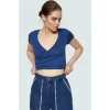 Rahat ve Şık Viskoz Bluz Kruvaze Crop V Yaka Fitted Modern Stil Konforlu Kesim