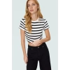 Şık Çizgili Viskoz Crop Bluz Yazlık Rahat Fitted Kalıp Uzun Ömürlü Seçkin Malzeme Trend Tasarım