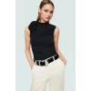 Şık Gece Bluzu Gül Detaylı Crop Örme Bluz Dik Yaka Regular Fit Profesyonel Görünüm