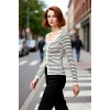 Şık Kadın Ekru Çizgili Kare Yaka Uzun Kol Fitted Triko Kazak %100 Akrilik Bahar Stili Kaliteli