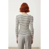 Şık Kadın Ekru Çizgili Kare Yaka Uzun Kol Fitted Triko Kazak %100 Akrilik Bahar Stili Kaliteli