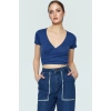 Viskon Süprem Fitted V Yaka Kısa Kollu Crop Bluz Seçkin Malzeme Rahat Kullanım