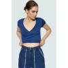 Viskon Süprem Fitted V Yaka Kısa Kollu Crop Bluz Seçkin Malzeme Rahat Kullanım
