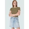 Viskoz Polyester Karışımlı Çizgili Crop Bluz Fitted Kalıp Kısa Kol Rahat Kullanım