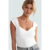 Vücuda Oturan Örme Bluz Kalp Yaka Kolsuz Yazlık Casual Tarz Kaliteli İşçilik Rahat Ve Şık