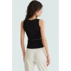 Yazlık Kolsuz Fitted Bluz Scuba Krep Kumaştan Rahat Modern Stil Profesyonel Görünüm