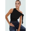 Yazlık Sandy Örme Bluz Asimetrik Yaka Bağlama Detay Fitted Kalıp Rahat Ve Şık Özel Tasarım