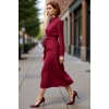 Zarif Kadın Midi Kuşaklı Gömlek Elbise Düz Bordo Viskoz Kumaşı İle Günlük Stilin Tamamlayıcısı