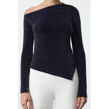 Kadın Moda Şık Üst Giyim Regular Asimetrik Yaka Fitted Kalıp Örme Asimetrik Etek Ucu Detaylı Bluz