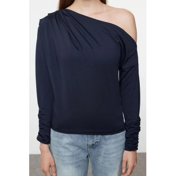 Kadın Regular Asimetrik Yaka Fırfırlı Kol Regular Kalıp Örme Fitted Vücuda Oturan Drapeli Esnek Bluz