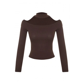 Kadın Crop Choker Yaka Slim Kalıp Örme Carmen Yaka Choker Detaylı Fitted Vücuda Oturan Fitilli Bluz