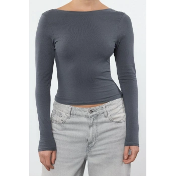 Kadın Regular Slim Kalıp Örme Derin Sırt Dekolteli Fitted Vücuda Oturan Pamuklu Esnek Bluz