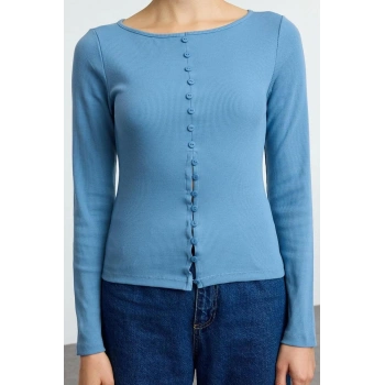 Kadın Moda Şık Regular Bisiklet Yaka Fitted Kalıp Örme Düğme Detaylı Fitilli Esnek Boy Bluz