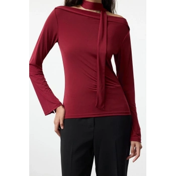 Kadın Şık Regular Carmen Yaka Düşük Kol Slim Kalıp Örme Şal Detaylı Fitted Vücuda Oturan Esnek Bluz