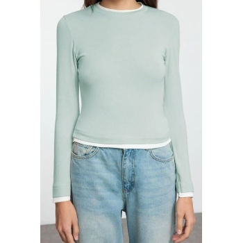 Kadın Şık Regular Dik Yaka Slim Kalıp Örme Fitted Vücuda Oturan Viskon Yumuşak Kumaşlı Esnek Bluz